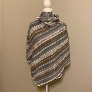 Women’s sweater poncho